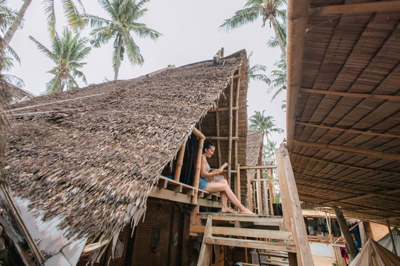 Mad Monkey Hostel Nacpan Beach (Adults Only) El Nido Bagian luar foto