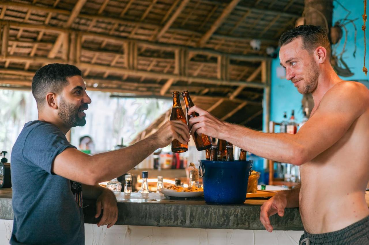 Mad Monkey Hostel Nacpan Beach (Adults Only) El Nido Bagian luar foto
