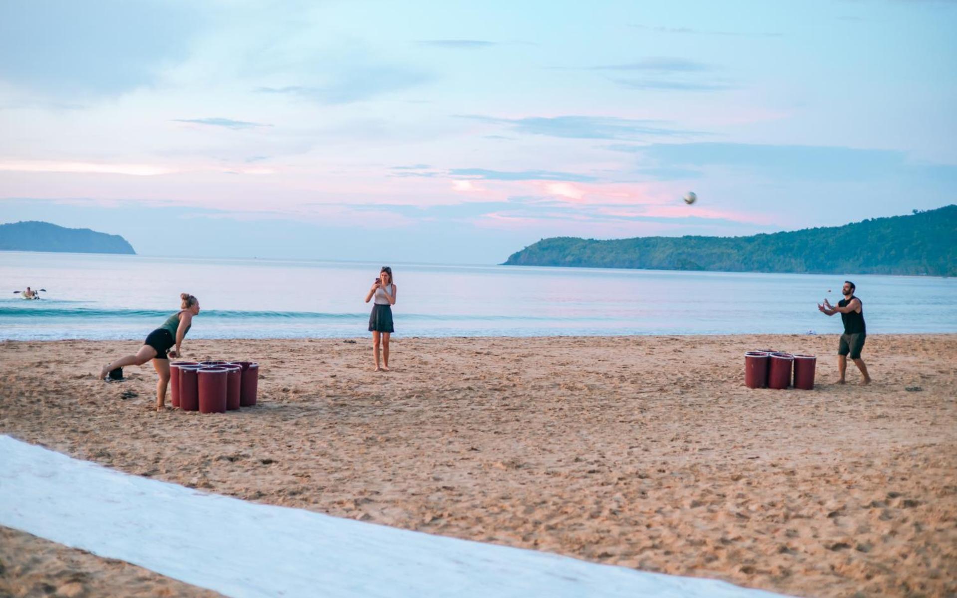 Mad Monkey Hostel Nacpan Beach (Adults Only) El Nido Bagian luar foto