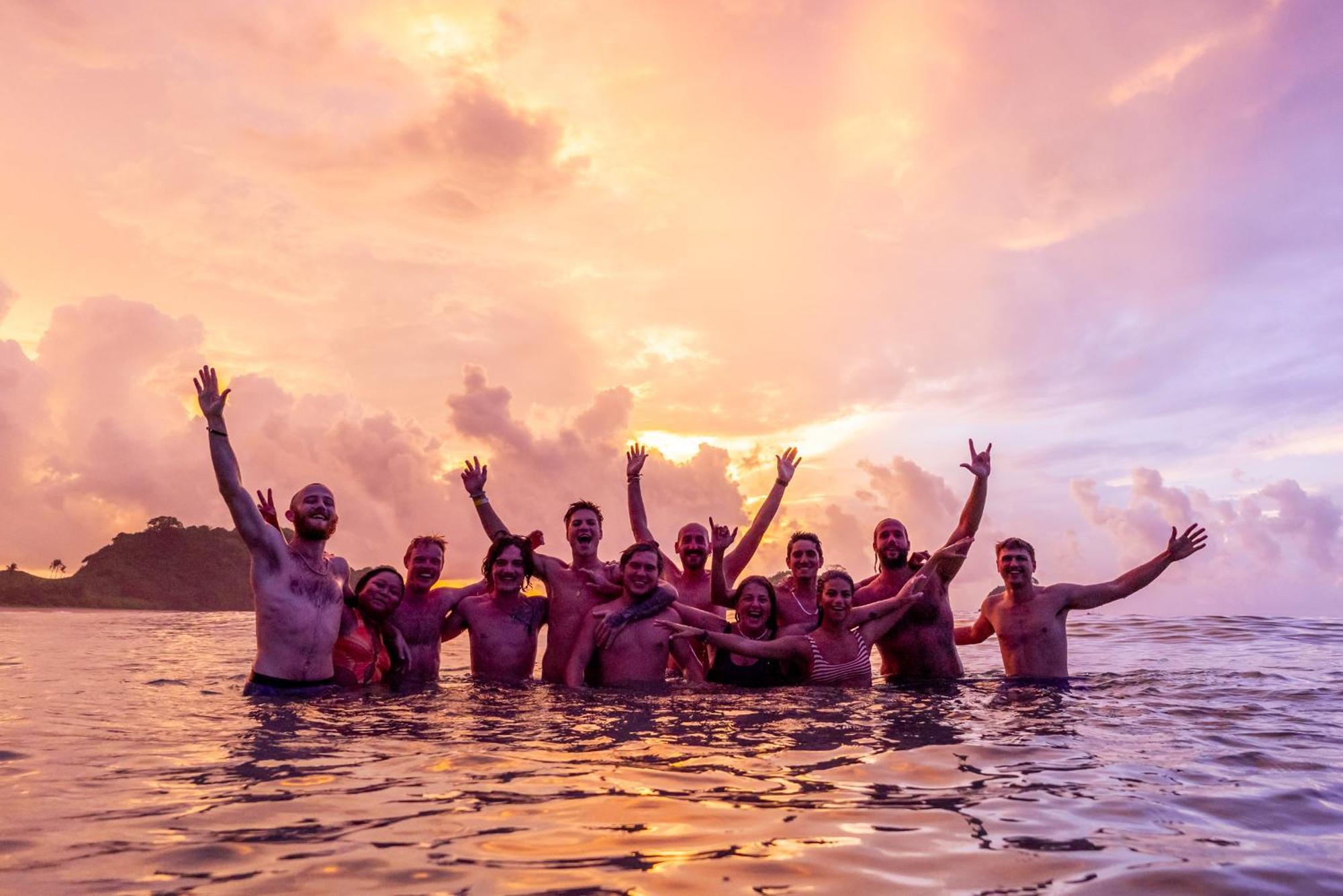Mad Monkey Hostel Nacpan Beach (Adults Only) El Nido Bagian luar foto